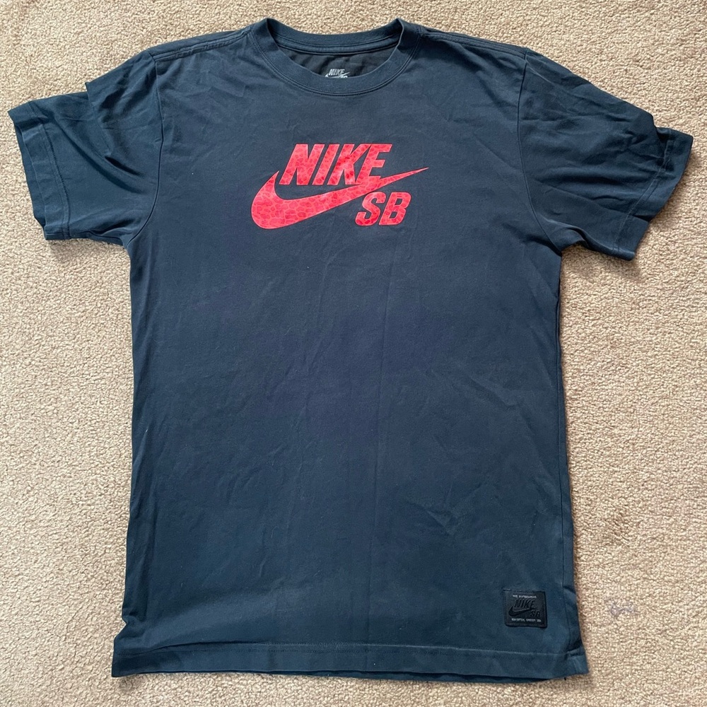 Nike SB Black/Red Leopard Print Logo Skateboarding Dri-Fit Shirt Mens Size Small